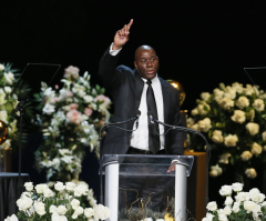 Magic Johnson preaches sermon to kick off new year; wants to surround himself with men of God