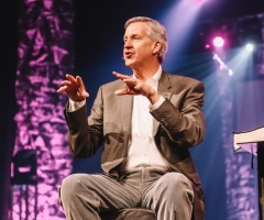 Pastor David Chadwick resigns, shares doubts about multicampus church model 