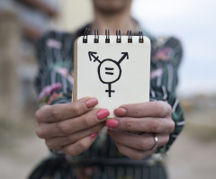 Female students walk out after school allows male student in girls' locker room 