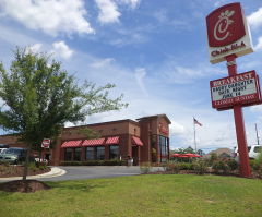 Chick-fil-A to become 3rd largest fast-food chain in US sales amid growing popularity