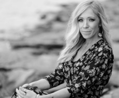 Ellie Holcomb on Christian leaders renouncing their faith: 'The heart was not built for notoriety' 