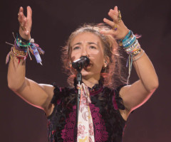 Lauren Daigle reveals how she handles criticism that comes with fame 