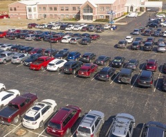 Hundreds attend Ohio church’s drive-in church worship service