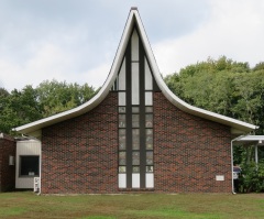 NJ church holding drive-thru Palm Sunday worship, offering branches to homebound members