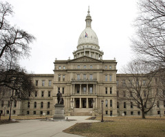 Pro-lifers can pray outside abortion clinics in Mich. during coronavirus shutdown, court rules