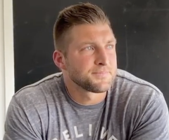 Tim Tebow holds back tears in paying tribute to his 'hero of the faith' Ravi Zacharias