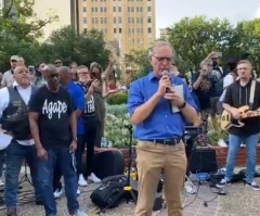 Max Lucado attends George Floyd prayer vigil, calls on Americans to turn to Christ 