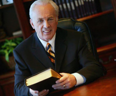 LA County Court backs John MacArthur, says Grace Community Church can worship indoors