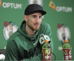 Boston Celtics' Gordon Hayward FaceTimes wife as she gives birth to their fourth child