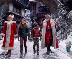 'Christmas Chronicles 2' 'about bringing families together,' says Director Chris Columbus