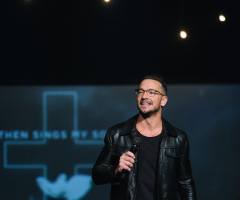 Ex-Hillsong Pastor Carl Lentz to seek treatment for 'depression, anxiety’ after firing