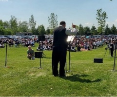 Ontario congregation charged for holding outdoor services after church locked by court order