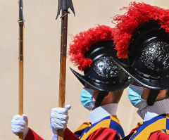 3 Swiss Guards leave Vatican after refusing to get COVID-19 vaccine  