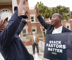 ‘Sea of preachers’ gather at courthouse in Ahmaud Arbery trial after attorney slams black pastors