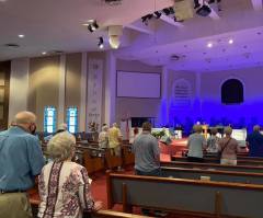 Tennessee church seeks justice after elderly member is robbed during prayer