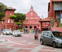 3 churches with centuries of history inside