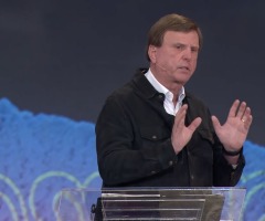 Evangelical pastor Jimmy Evans calls Putin the 'new Hitler on a rampage'