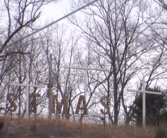 Atheist group pressures Tennessee town to remove cross display from mountain 