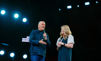 Over 3K accept invitations to Christ at Greg Laurie's Harvest crusade in Idaho