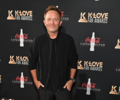 Chris Tomlin, Brooke Ligertwood urge worship leaders to remain scripturally sound as genre grows 