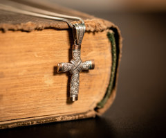 Christian factory worker fired for wearing cross necklace awarded $26K in religious discrimination suit