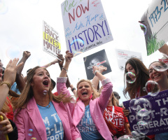 Supreme Court overturns Roe v. Wade in Mississippi abortion ruling