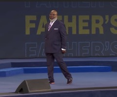 TD Jakes says society breaking down because 'we are raising up women to be men’