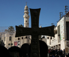 Christian leaders denounce attack by Muslim men hurling stones at churchgoers near Bethlehem 