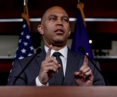 4 things to know about Nancy Pelosi's likely successor Hakeem Jeffries 