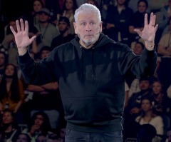 Passion 2023: Louie Giglio urges Christians to break free from TikTok, apps that steal time and money