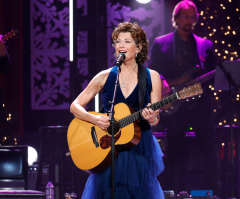 Amy Grant defends decision to host same-sex wedding: 'I love those brides'