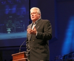 Longtime megachurch Pastor Michael Catt to enter Hospice care 