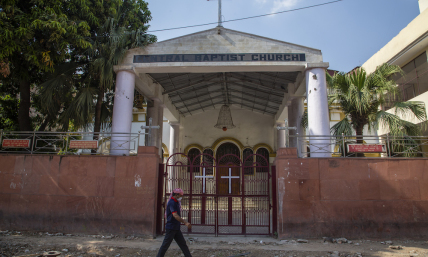 Men from warrior Sikh sect attack church in India