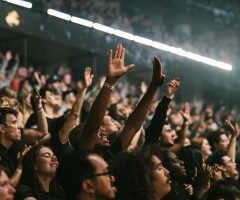 Over 7,000 make decisions for Christ at Greg Laurie's SoCal Harvest Crusade