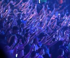 'On fire for God': Over 11,000 students attend worship event to pray, celebrate the Lord