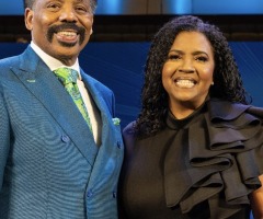 Pastor Tony Evans announces engagement; honors late wife, asks congregation for prayers