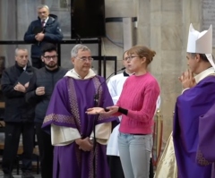 Activists interrupt Catholic Mass by reading from Pope Francis' climate writings