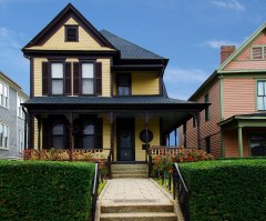 Brothers, retired NYPD officers, hailed as heroes for stopping woman from torching MLK’s home