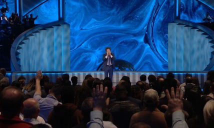 Joel Osteen weeps during prayer for 7-year-old boy shot in the head at Lakewood Church 