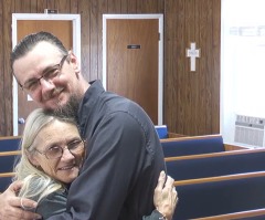 Pastor saves worshiper’s life with Heimlich after she chokes on mint