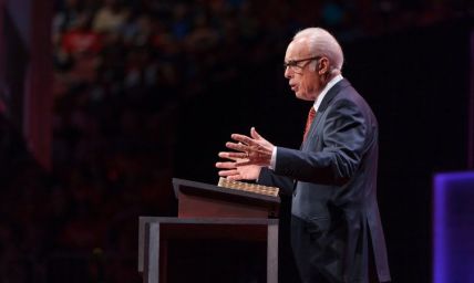 John MacArthur denounces Christian nationalism as 'faulty viewpoint' linked to postmillennialism