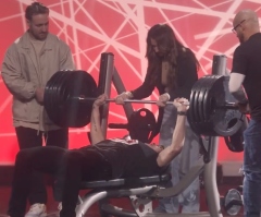 Perry Noble bench presses 400 pounds to illustrate 'God's power plus God's people' in fight against worry