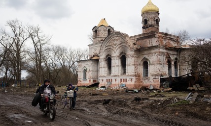 2 Ukrainian priests released by Russia after 19 months were likely tortured, church says