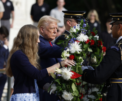 Families of fallen soldiers defend Trump amid blowback to Arlington Cemetery visit 