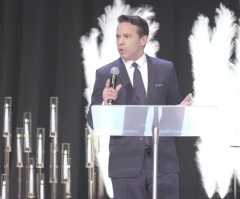 Samuel Rodriguez receives Jack Hayford Lifetime Achievement Award for Christian ministry