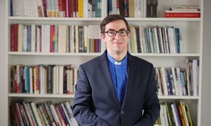 Chaplain blacklisted by CofE for teaching Christian views on gender identity takes archbishop to court