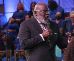 TD Jakes suffers ‘slight health incident’ during Sunday sermon after praying Psalm 19:14