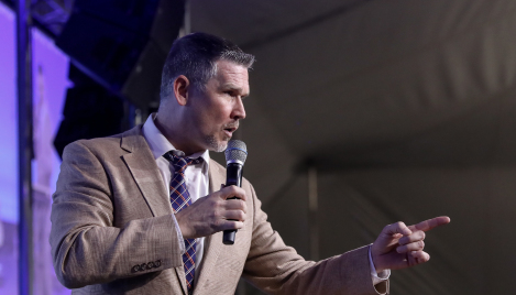 Greg Locke announces Global Vision Bible Church’s new campus during final tent service