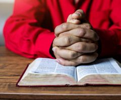 Scripture-engaged Americans give more to charity: study