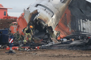 2 survivors of deadly South Korea plane crash detail moments before explosion 